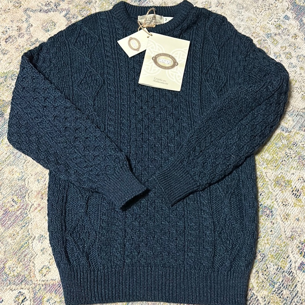 Navy Aran Sweater Market 100% Wool Irish Knitwear - Size Medium